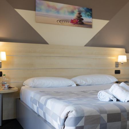 Hotel Giallo Noceto Dış mekan fotoğraf